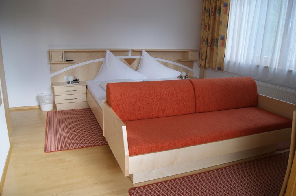 Hotel Garni Haus Anita Liesing Bagian luar foto