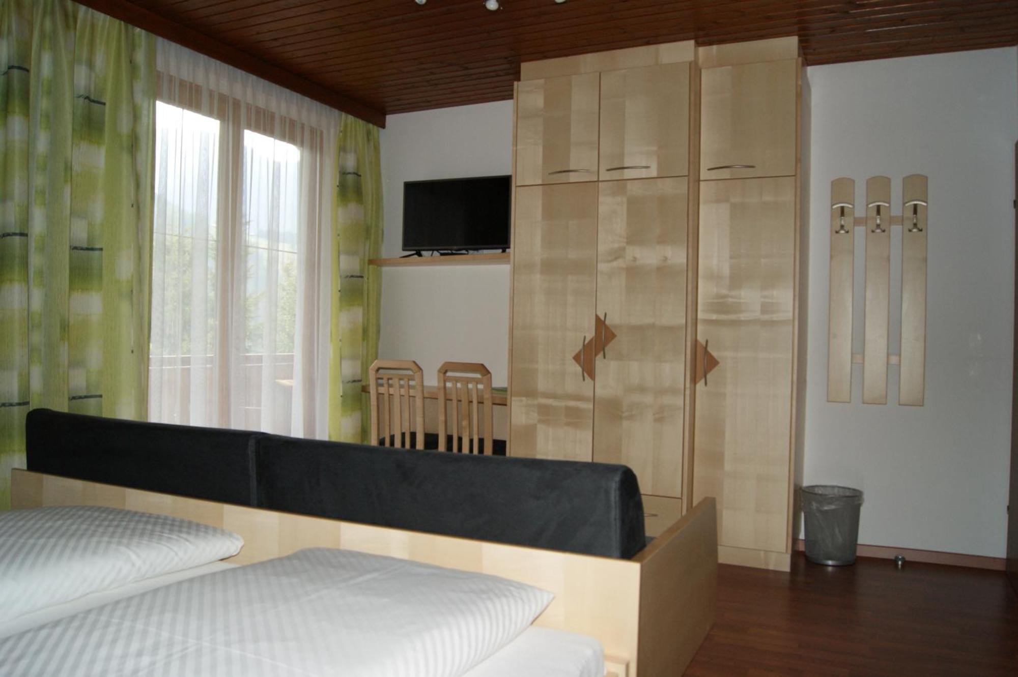 Hotel Garni Haus Anita Liesing Bagian luar foto
