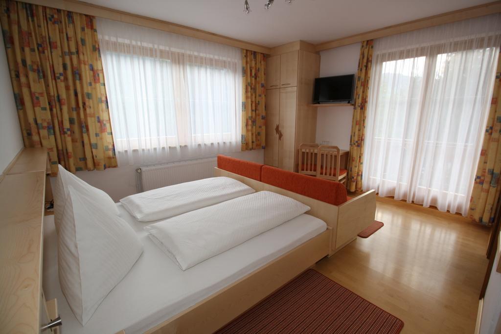 Hotel Garni Haus Anita Liesing Bagian luar foto